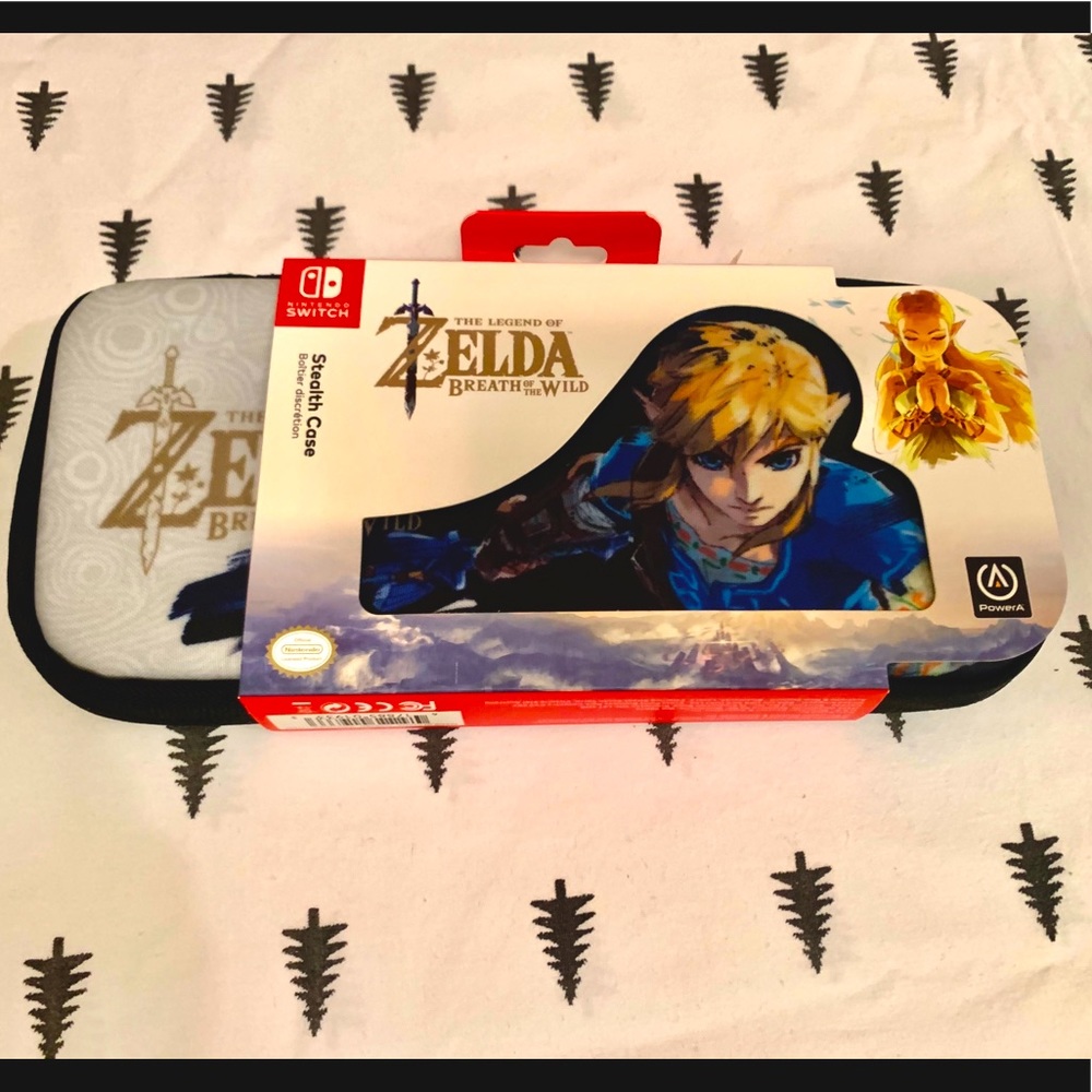 ✨NWT✨Stealth Case Nintendo Switch Zelda - Picture 1 of 4